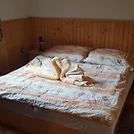 Horsky Dom Tale Dağ evi Bystrá